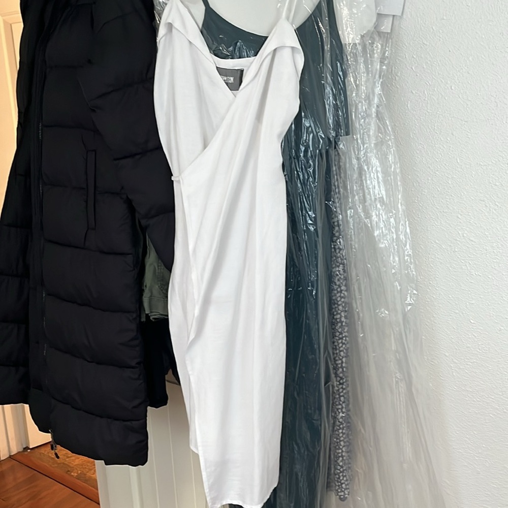 Reformation white linen wrap dress - Picture 3 of 4